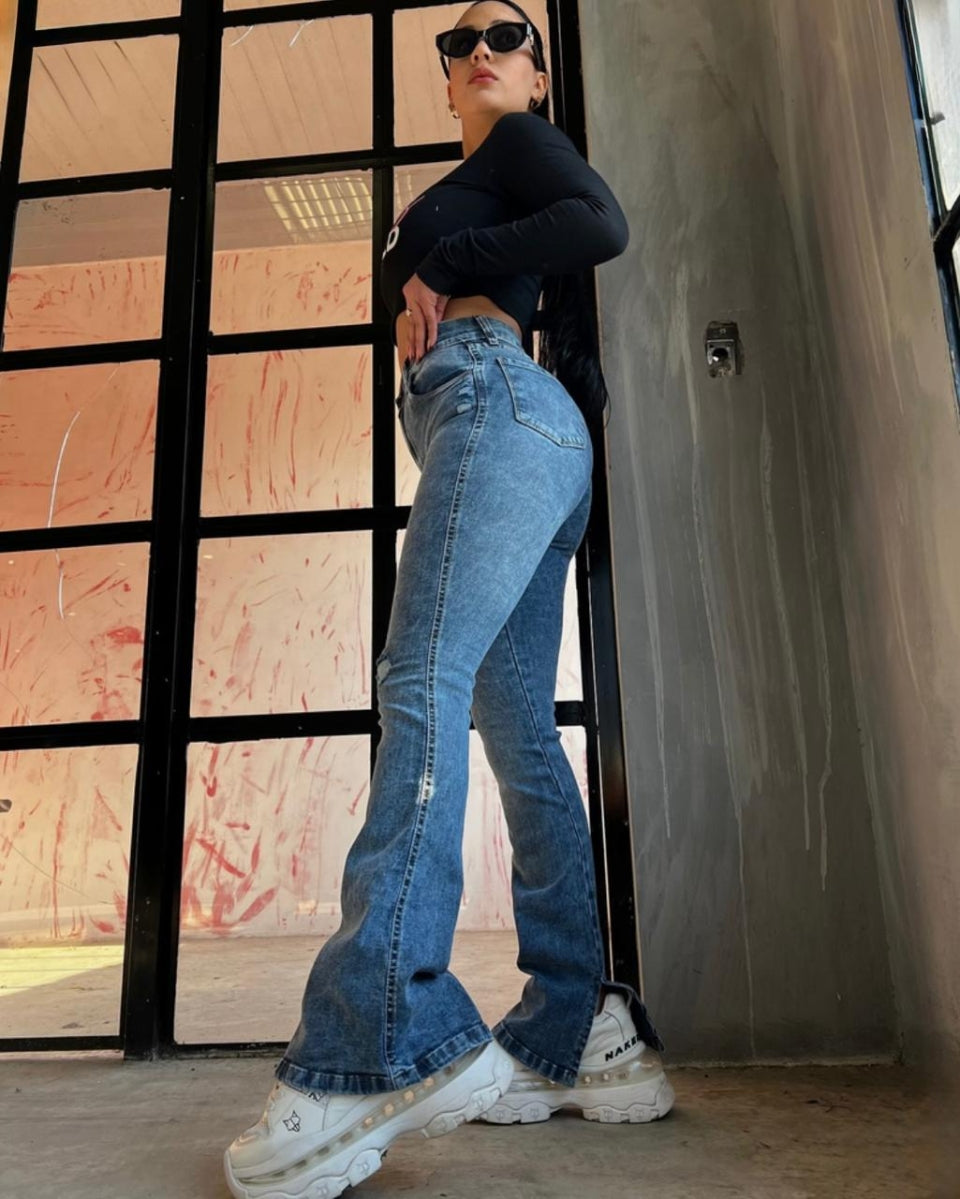 Jean Oxford – Pierna Acampanada con Estilo Retro